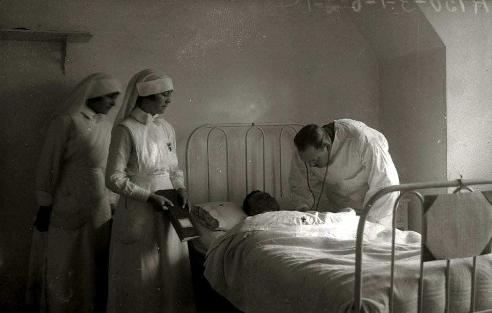 Palacio de Miramar habilitado como hospital militar (5 de 7) - Fondo Car-Kutxa Fototeka