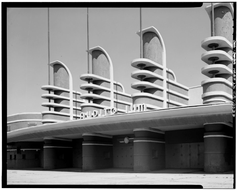 Pan-Pacific Auditorium entrance (2)