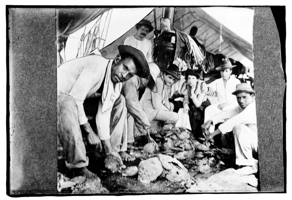 Panama Bay. Pearl fishers. Taken about 1883 LCCN2016827098