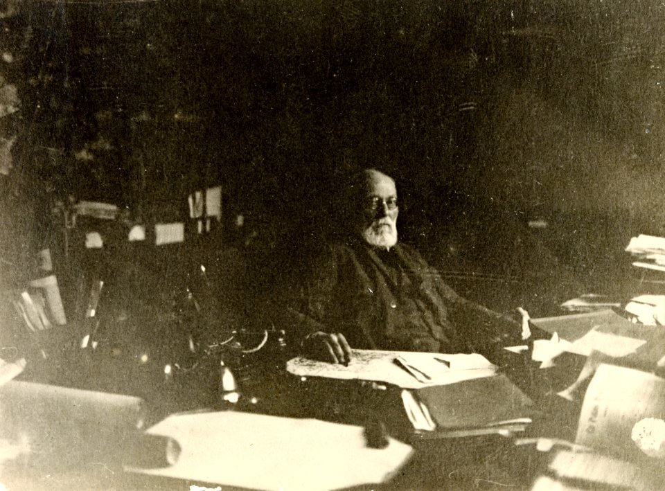 Palais Mondial. Paul Otlet dans la salle de la Direction. 1927