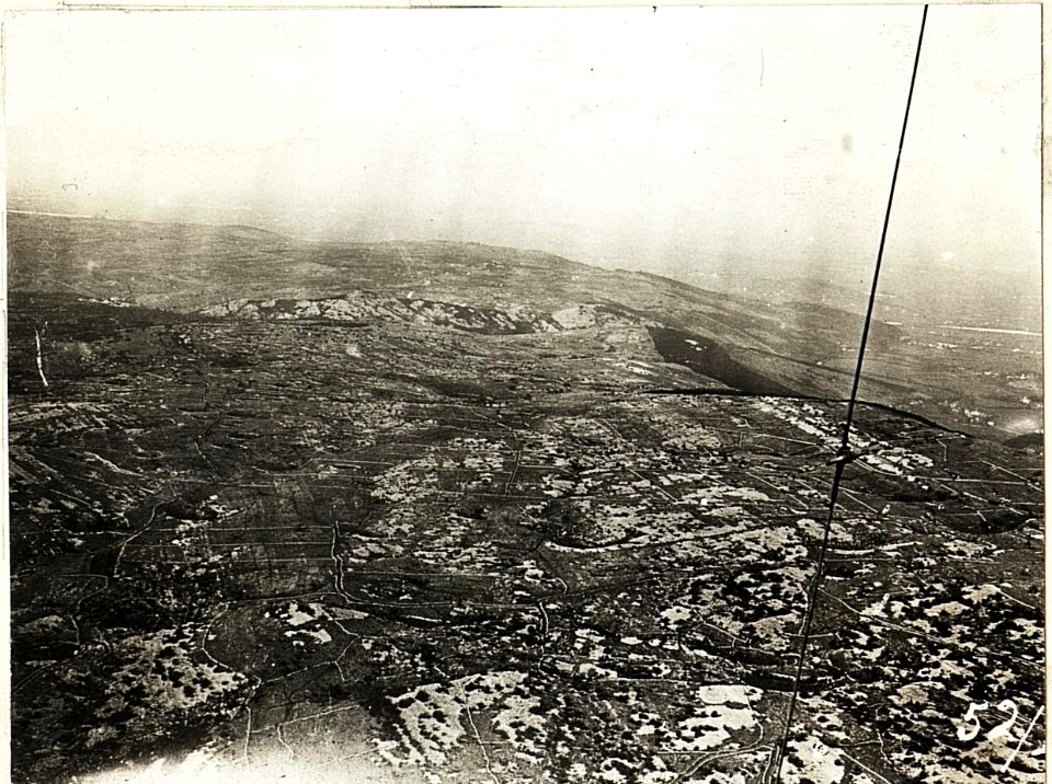 Panorama aus der Fesselballon - Stellung nordwestlich Kostanjevica. (BildID 15594312)