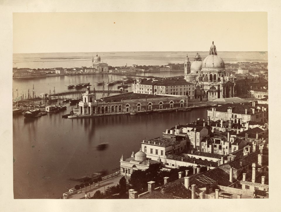 Panorama dal campanile di S. Marco verso S. Maria della Salute LCCN2013650406