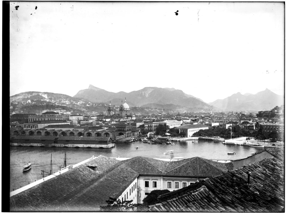Panorama do Rio de Janeiro visto a partir da Ilha das Cobras - 5