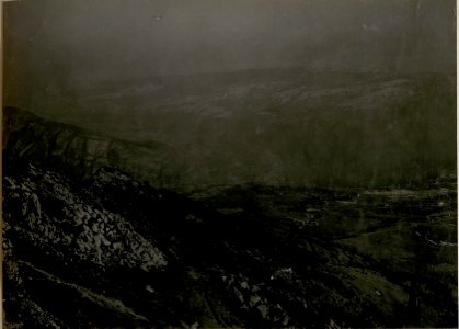 Panorama vom Art.-Beobachter auf den Tonezzaspitzen gegen die sieben Gemeinden. (20-II.1918.) (BildID 15513036)