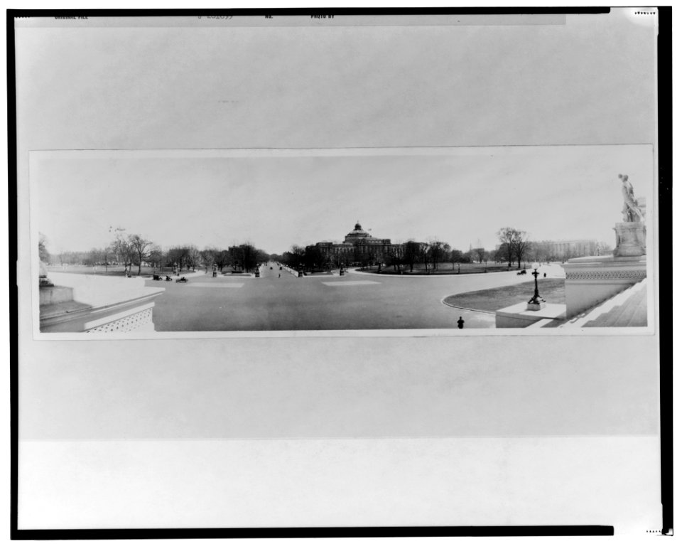 Panorama from Capitol plaza LCCN2002695253