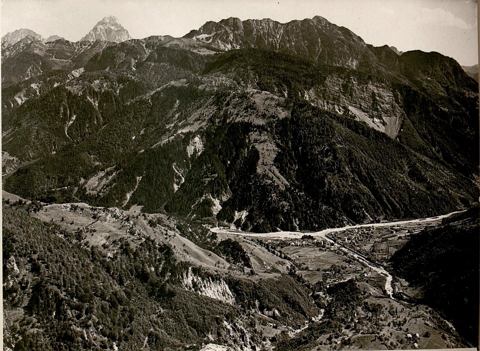 Panorama vom Art.Beobachter, Hirschköpfe gegen Fella und Aupa-Tal. (12-8.1917.) (BildID 15802610)