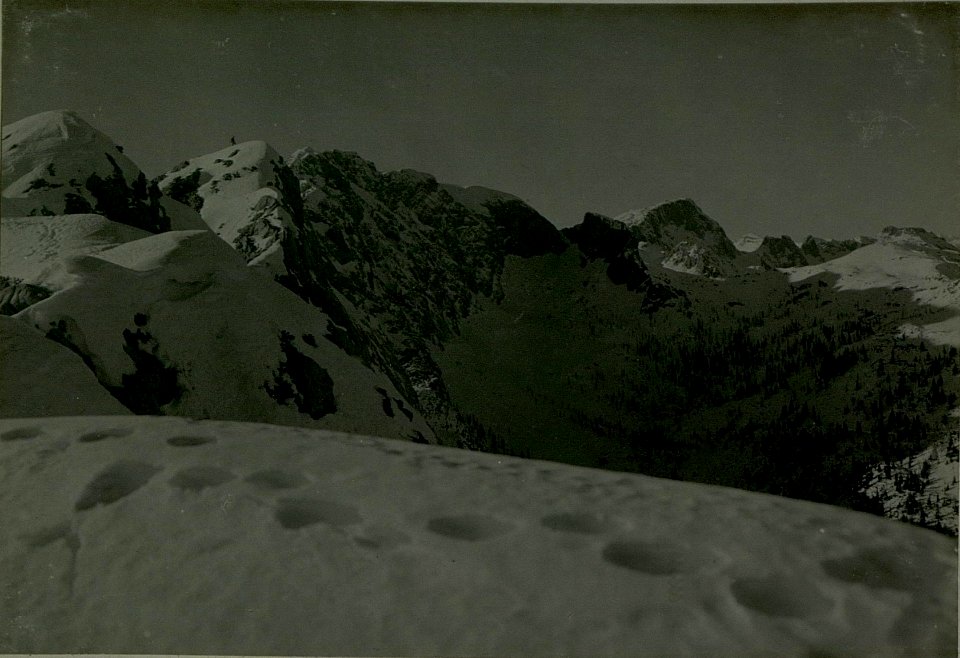 Panorama vom Gipfel des Großen Malurch (1899) gegen Nordosten und Süden. (BildID 15467605)