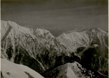 Panorama vom Pasubio, Mt.Pari, Ledrosee bis zur Cadria. Stpkt, Art. Beobachter auf Campei. 13-III.1918.) (BildID 15514775)