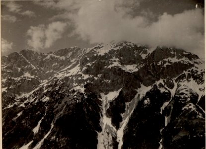 Panorama von der Cellonalpe gegen Kellerwand, Rauchkofel und Mooskofelkette, aufgenommen am 30. April 1916 (BildID 15473794)