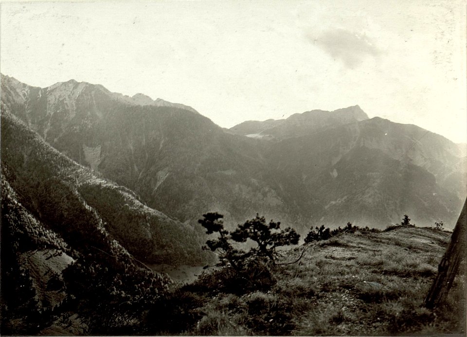 Panorama von der Kleinalpelspitze, gesehen in der Richtung nach Osten und Südwesten. Standpunkt, Kleinalpelspitze. Aufgenommen, am 15.September 1915. (BildID 15461861)