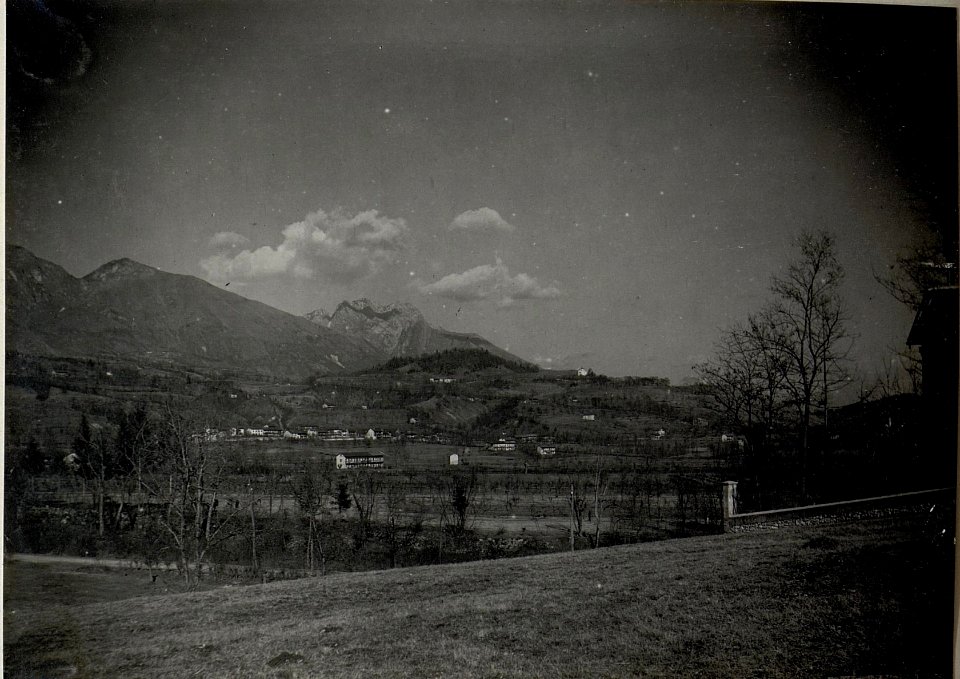 Panorama von Feltre. 1km. nordwestlich Kirche Farra.(2. Teilbild zu WK1 ALB085 24942a) (BildID 15641243)
