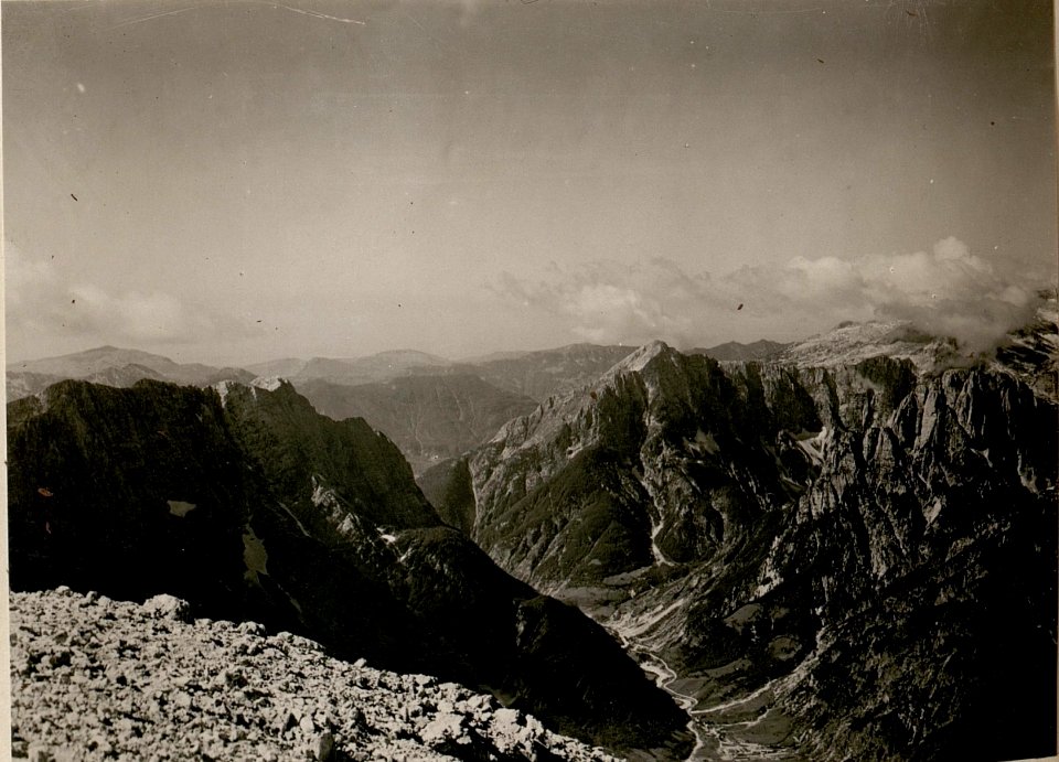 Panorama von Manhart gegen Süden, Südwest u. Westen. (11-8.1917.) (BildID 15801685)
