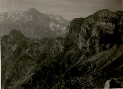 Panorama vom Art.-Beobachter ¤ 1151 gegen Cimone Cavigo und Priafora. (21-II.1918.) (BildID 15513113)