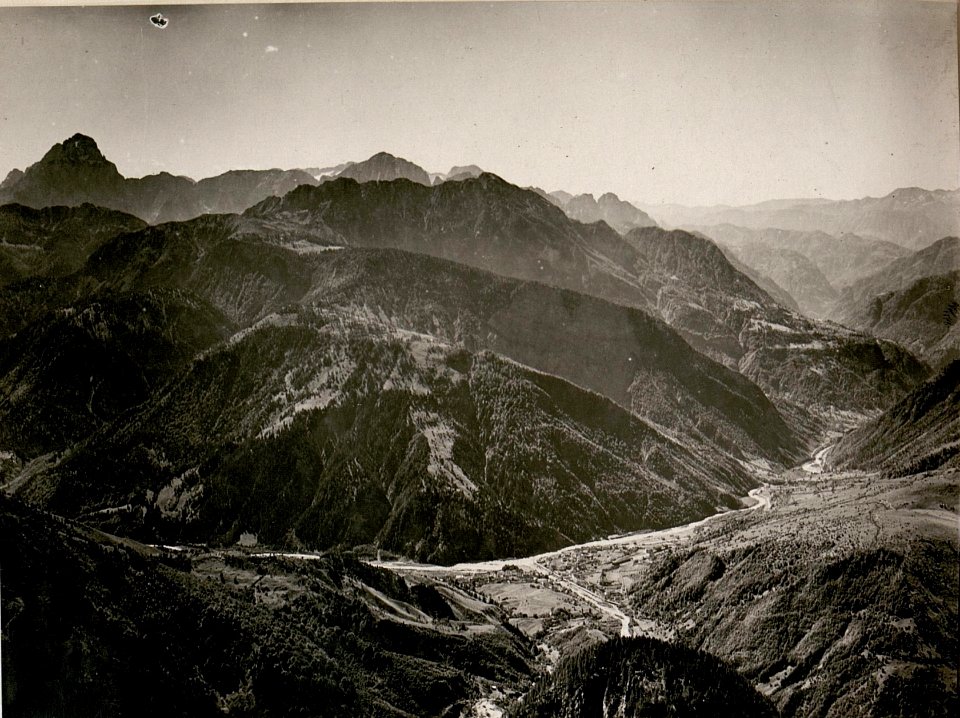 Panorama vom Art.Beobachter ¤ 1783 gegen Fella und Aupa-Tal. (12-8.1917.) (BildID 15803268)