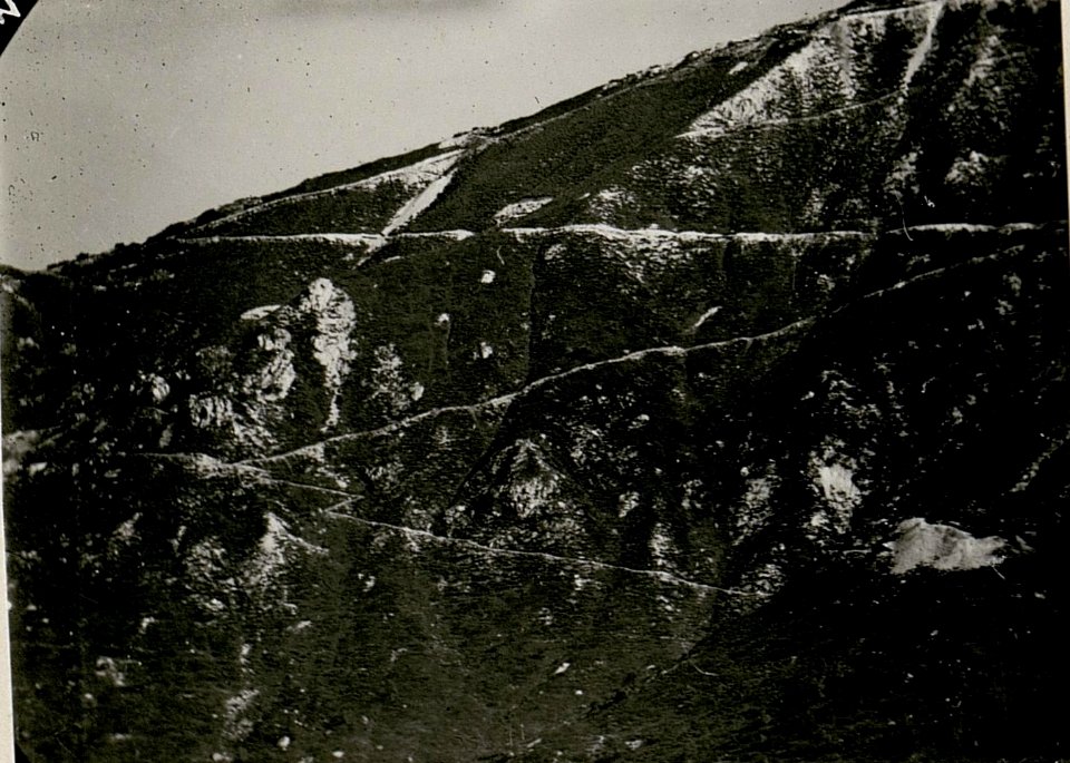 Panorama vom dem kl. Nabois ¤ 1725 geg. d.ital. Stellungen des Mittagskofel.IV. Teilbild (BildID 15517081)