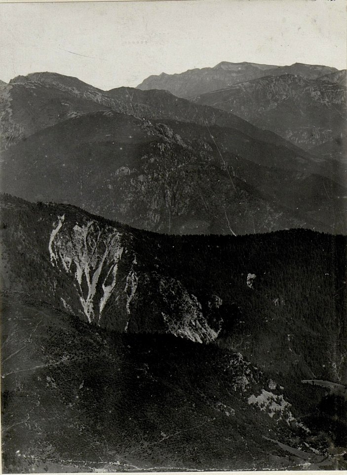 Panorama gegen Valsugana östlich Borgo. Standpunkt, Monte Cola (BildID 15631218)