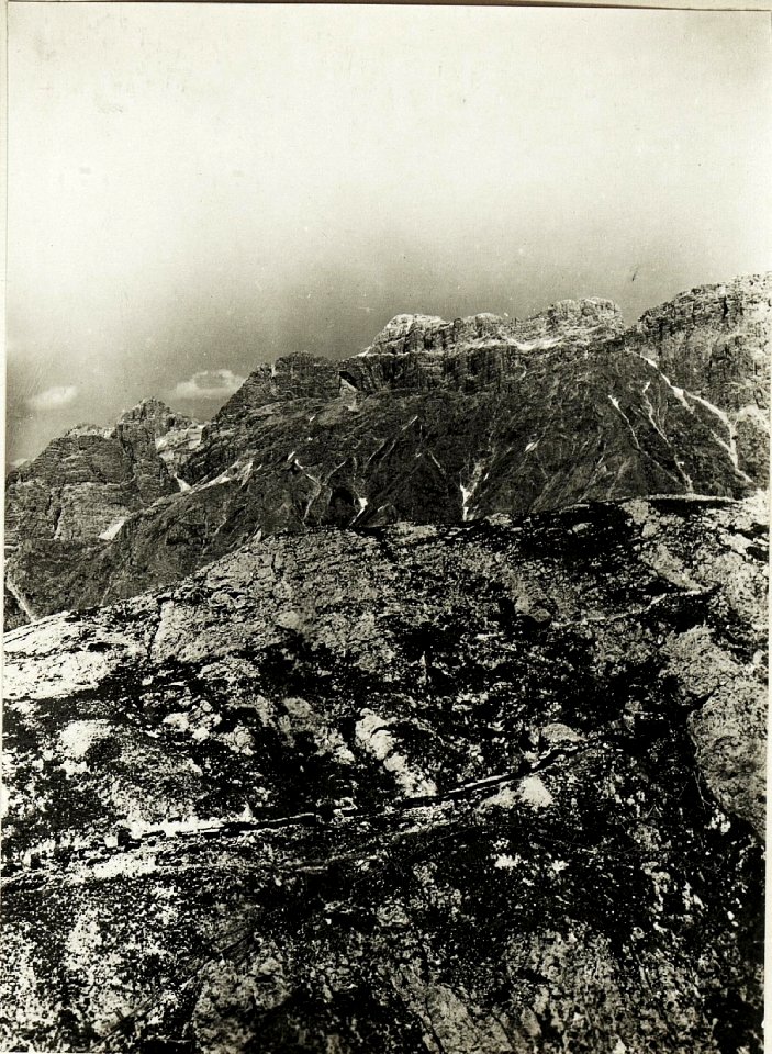 Panorama Standpunkt Settsass,.Eigene Stellungen gegen Norden. (3. Teilbild zu WK1 ALB15 04114a) (BildID 15421200)