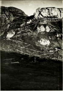 Panorama Standpunkt, Am Fuße des Belvedere, (2. Teilbild zu WK1 ALB016 04284a) .Fortsetzung Ober und Unter Bescul. (BildID 15423973)