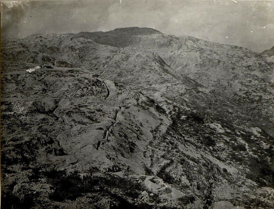 Panorama, Standpunkt Monte Chiesa. (1. Teilbild = WK1 ALB083 24391a) (BildID 15633073)