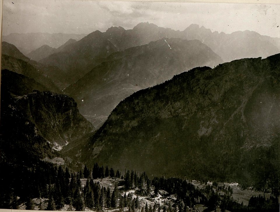Panorama vom Art.-Beobachter Kronalpe. (14-8.1917.) (BildID 15803604)