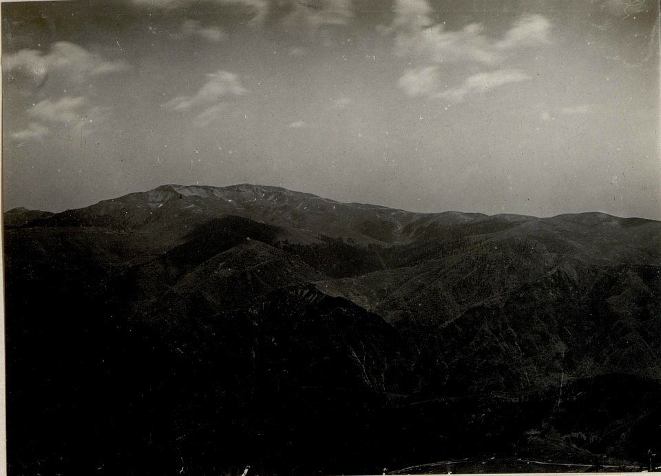 Panorama, Standpunkt Monte Lisser (Höhe1636.) (1. Teilbild = WK1 ALB084 24431a) (BildID 15635059)