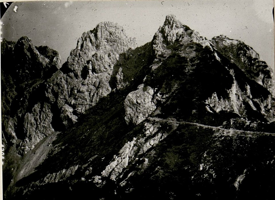 Panorama vom dem kl. Nabois ¤ 1725 geg. d.ital. Stellungen des Mittagskofel.I. Teilbild (BildID 15517060)
