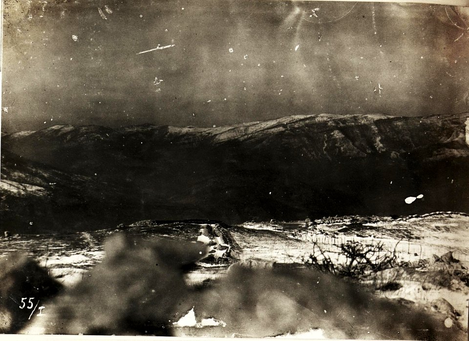 Panorama vom Jelenik Kote 788 südöstlich Canale, 22.2.1916. (BildID 15594403)