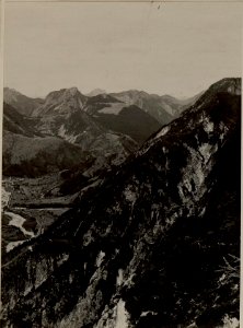Panorama vom Monte PIN gegen Kote 1305, PONTAFEL, PONTEBBA, etc. Aufgenommen am 15. Juli 1916. (BildID 15478073)