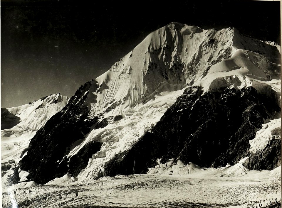 Panorama, Standpunkt Bäckmannhütte, Eisseespitze, Cevedale, Suldenspitze, Schrötternhorn, Kreilspitze, Königsspitze, Monte Zebru, Suldenjoch (2. Teilbild zu WK1 ALB013 03616a) (BildID 15416115)