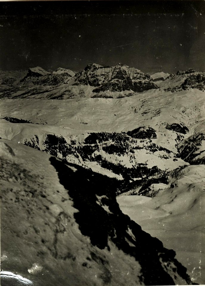 Panoramaaufnahme Standpunkt Mezzodikreuz, Col di Lana-Gebiet. (1. Teilbild = WK1 ALB14 03935a) (BildID 15418700)