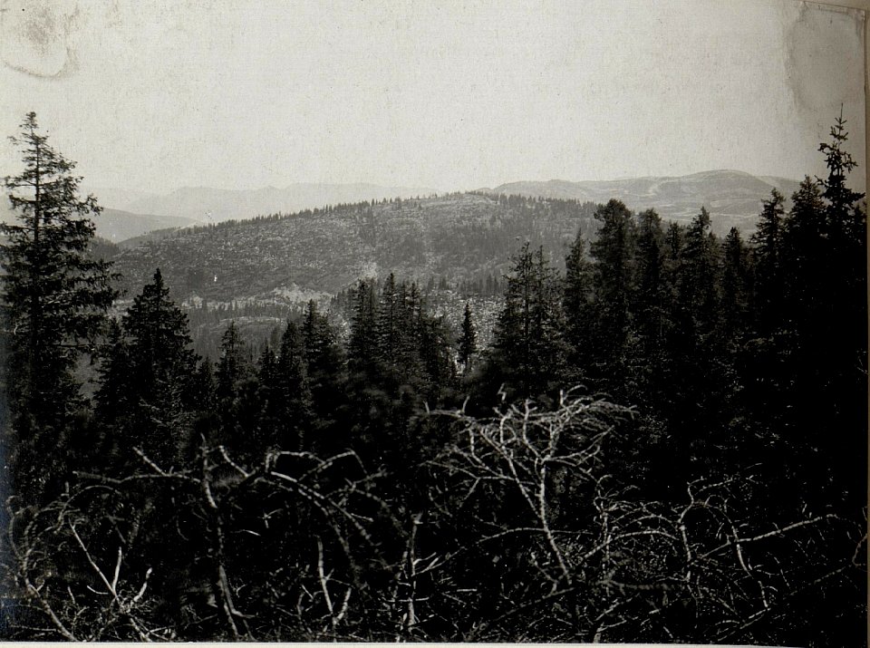Panorama, Standpunkt Monte Zebio. (2. Teilbild zu WK1 ALB083 24392a) (BildID 15633094)