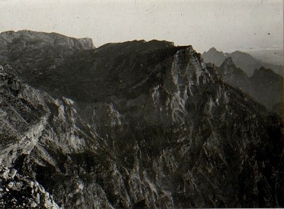 Panorama, Standpunkt Pasubio. (2. Teilbild zu WK1 ALB083 24395a) (BildID 15633234)