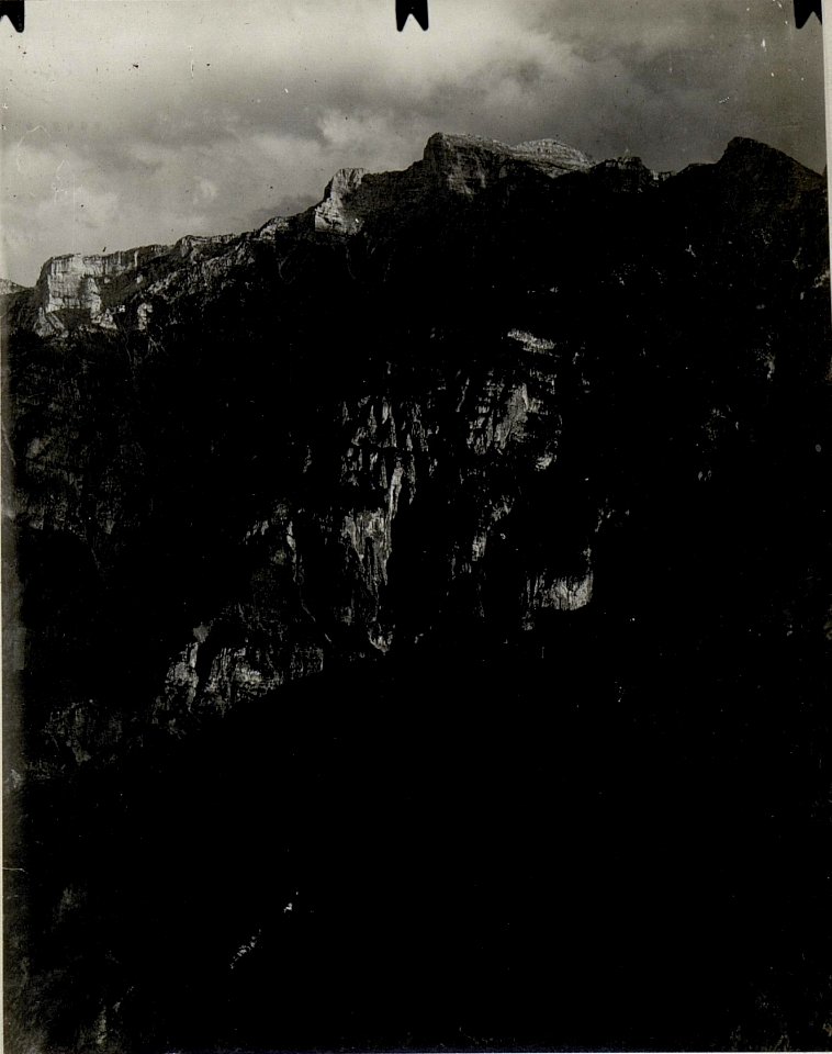 Panorama, Standpunkt S. Pietro (2. Teilbild zu WK1 ALB083 24379a) (BildID 15632442)