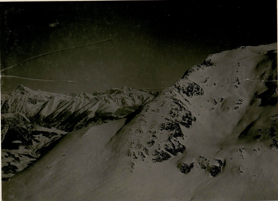 Panorama, von Mt. Care alto, kleine Cadria u.gr.Cadria bis zum Ledrosee. (9-III.1918.) (BildID 15514656)