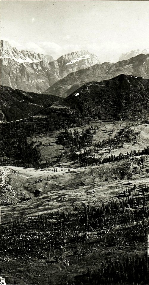 Panorama Standpunkt Sett-Sass (2.Teilbild zu WK1 ALB15 04115a), Fortsetzung nach rechts. (BildID 15421242)