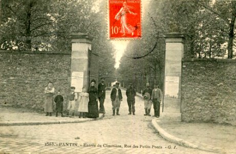 Pantin.Rue des Petits-Ponts.Entrée du Cimetière