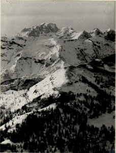 Panorama, Col di Lana, Monte Sief. Standpunkt Sasso di Stria. (1. Teilbild = WK1 ALB82 24333a) (BildID 15629796)