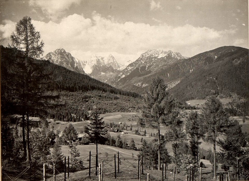 Panorama, gesehen vom Greutherplateau gegen Wischberg und Canaltal, aufgenommen am 28. Mai 1916 (BildID 15472989)