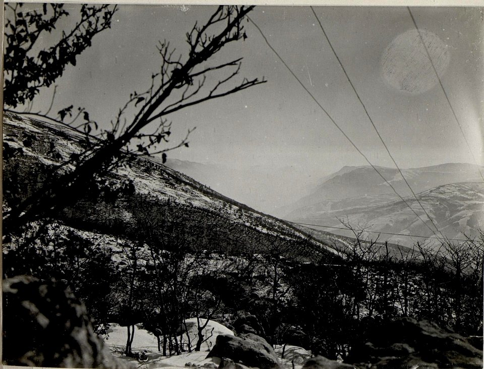 Panorama, Hochfläche von Asiago. Standpunkt Monte Longara. (1. Teilbild = WK1 ALB083 24403a) (BildID 15633480)