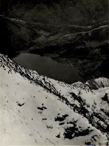 Panorama, Lago di Ledro und Tal bis Bezzecca. Standpunkt, Tomeabru. (1. Teilbild = WK1 ALB082 24352) (BildID 15630524)