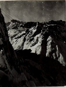 Panorama, links am Bildrand die Rotwandspitze, anschließend im Hintergrund die höchste Spitze, Hohe Gaisl, dann Altstein, Dreischusterspitzen, rechts unten Rotwandköpfe, daran Pustertal anschließend. (BildID 15577958)