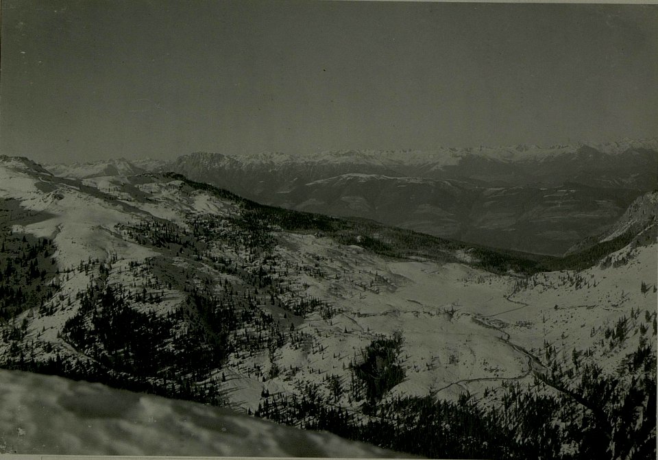 Panorama vom Gipfel des Großen Malurch (1899) gegen Nordosten und Süden. (BildID 15467612)