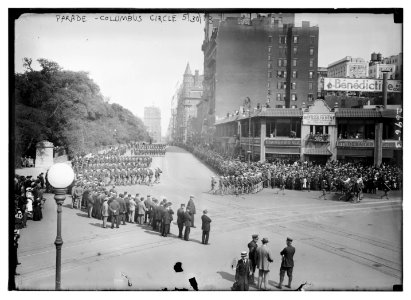 Parade - Columbus Circle LCCN2014693099