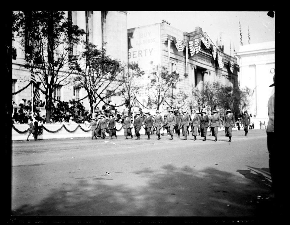 Parade at Triumphal Arch, Washington, D.C. LCCN2016890670