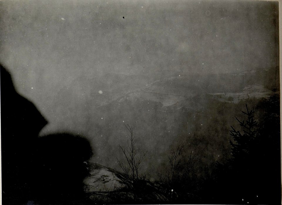 Panorama, Enego mit Monte Lisser. Standpunkt Col di Gallo. (1. Teilbild = WK1 ALB083 24415a) (BildID 15633741)