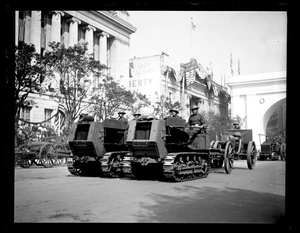 Parade at Triumphal Arch, Washington, D.C. LCCN2016890673