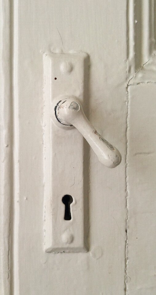 Handle house entrance