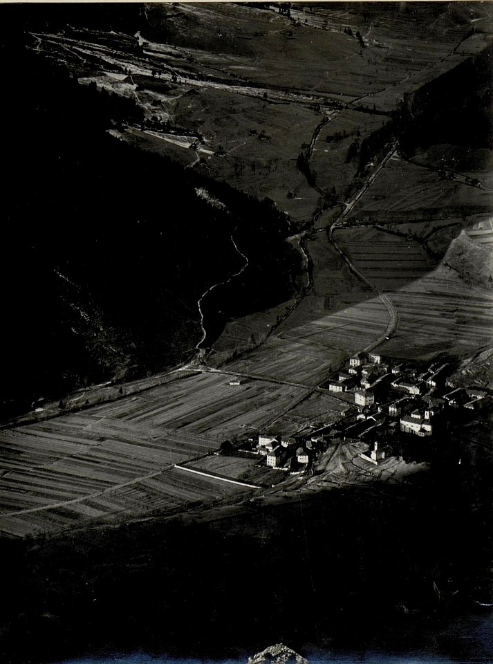 Panorama, Lago di Ledro und Tal bis Bezzecca. Standpunkt, Tomeabru. (7. Teilbild zu WK1 ALB082 24352) (BildID 15630566)