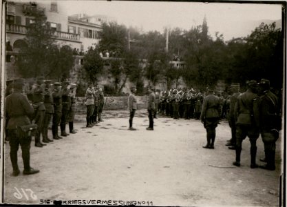 Parade des Infanterieregiments Nr. 59 vor Kaiser Karl in Trient (BildID 15733342)