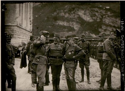 Parade des Infanterieregiments Nr. 59 vor Kaiser Karl in Trient (BildID 15733426)